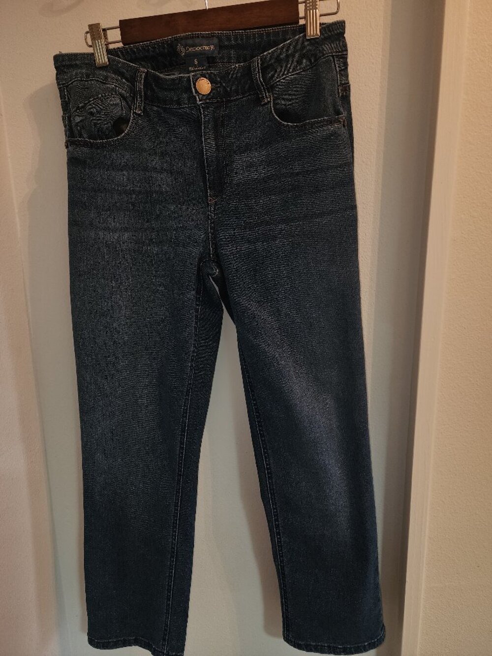 Democracy Women’s Sz 8 Blue Jeans – Soft Stretch Denim – Flattering Everyday Fit